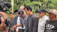 Tangis Fedi Nuril Pecah Saat Ibunda Dimakamkan