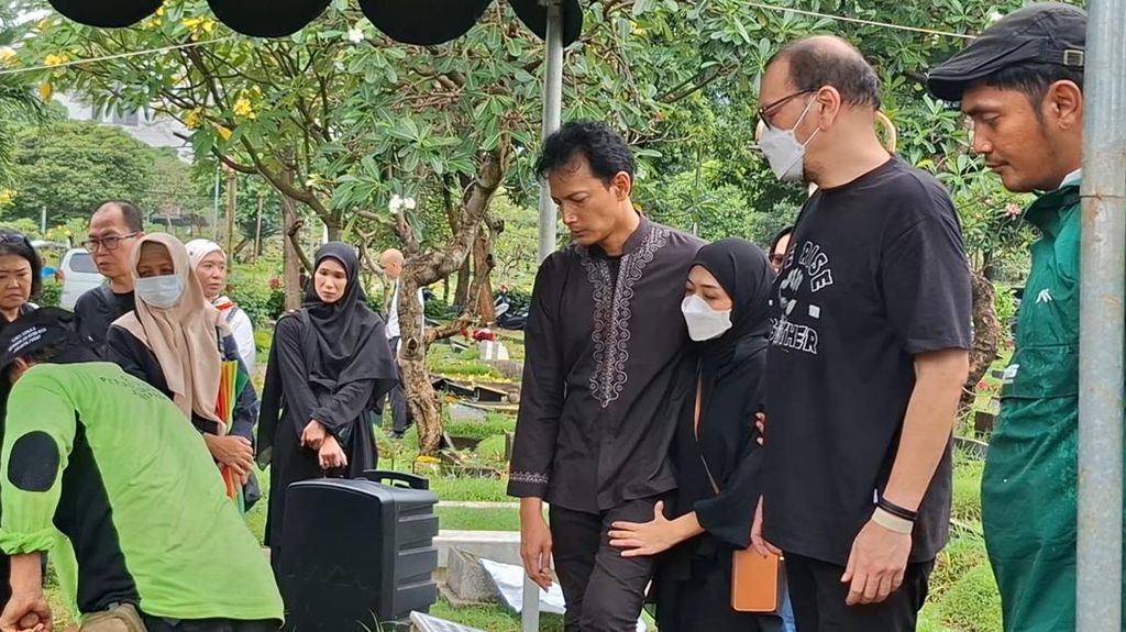 Firasat Kakak Fedi Nuril Sebelum Ibunda Meninggal Dunia