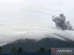 Gunung Ibu di Malut Erupsi Lagi, Jarak Aman Diperluas 3,5 Km