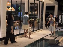 Momen Pratama Arhan dan Inka Andestha Liburan Bareng Keluarga