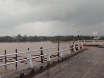 Jembatan Dermaga di Jambi Ambruk, Dua Pengelas Sedang Kerja Hanyut