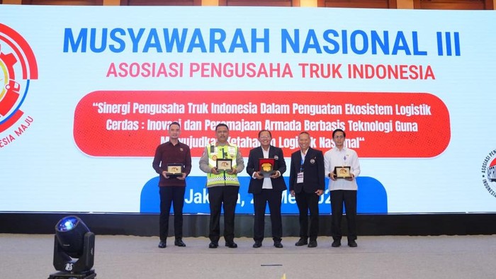 Kakorlantas Irjen Agus Suryonugroho menghadiri Musyawarah Nasional III Asosiasi Pengusaha Truk Indonesia (Aptrindo), Rabu (20/5)