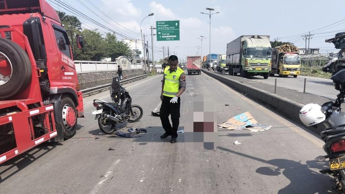 Kecelakaan di Jalur Pantura Km 12+300, Desa Loireng, Kecamatan Sayung, Kabupaten Demak menewaskan seorang pemotor, Rabu (20/5/2026).