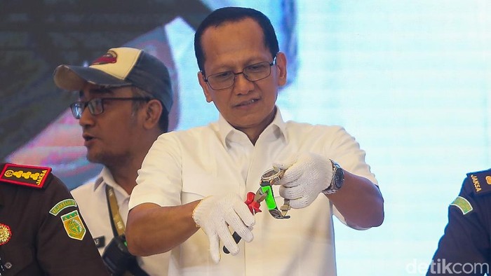 Kejagung Musnahkan Jam Tangan Palsu Hasil Sitaan Kasus Korupsi