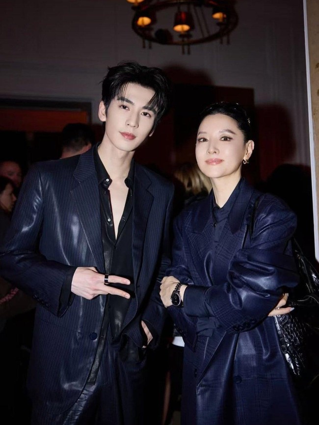 Pesona Awet Muda Lee Young Ae, Bersanding dengan Zhang Linghe di Acara Gucci