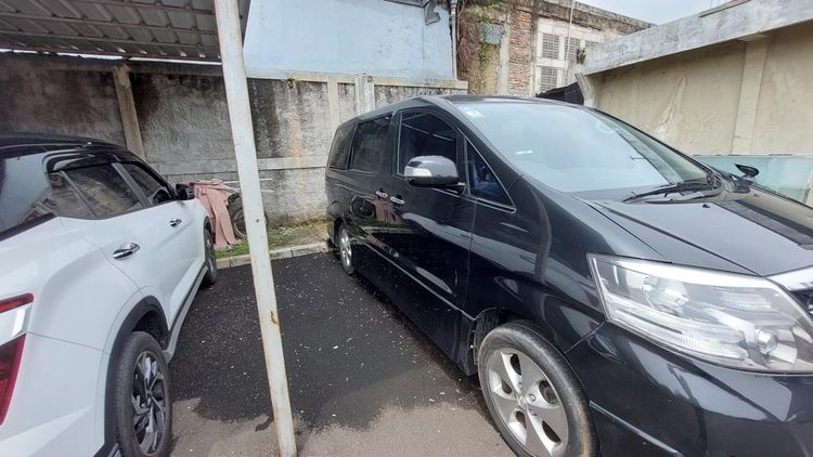 Tampang Alphard yang Dilelang Mulai Rp 90 Jutaan