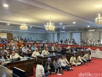 Ratusan Ketua RT/RW Geruduk DPRD Sukabumi, Tagih Janji Dana Abadi Rp10 Juta