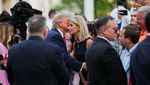 Momen Santai di Gedung Putih, Donald Trump dan Melania Trump Sapa Tamu Piknik Kongres