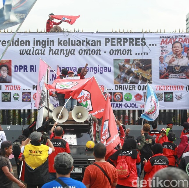 Ojol Demo di DPR Tuntut Tarif Adil