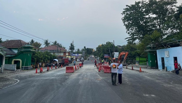 Perobohan tempat pemungutan retribusi (TPR) Parangtritis lama sudah selesai. Kini kendaraan sudah bisa melintas di lokasi.