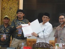 DPRD Jatim Teken Petisi Percepatan RUU Transportasi Online