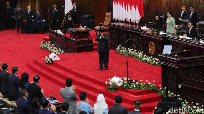 Presiden Prabowo menyampaikan pidato kerangka ekonomi makro (KEM) dan kebijakan fiskal pokok-pokok kebijakan fiskal (PPKF) RAPBN tahun anggaran 2027 saat sidang paripurna di Gedung DPR RI, Jakarta, Rabu (20/5/2026).