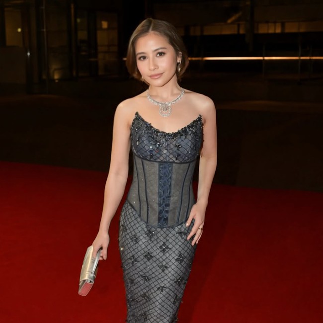 Prilly Latuconsina Kembali Memukau di Festival Film Cannes, Pakai Dress Korset