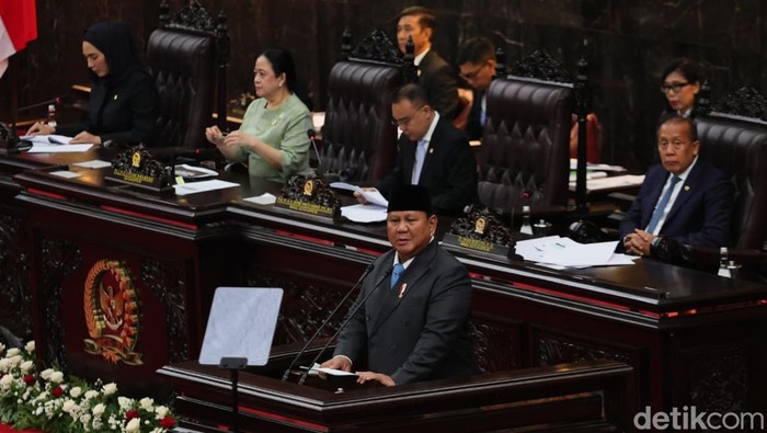 Presiden Prabowo Subianto pidato dalam rapat paripurna DPR.