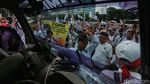 Ribuan Guru Swasta dan Madrasah Geruduk DPR