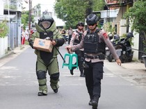 Paket Mencurigakan Ditemukan di Rumah Pendeta Kudus