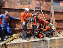 3 Pekerja Diduga Keracunan Saat Perbaiki Tongkang di Jambi, Tim SAR Turun