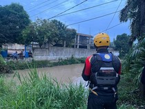 Bocah 7 Tahun di Jambi Hanyut dalam Drainase Saat Mandi Hujan