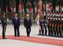 Momen Perbandingan Sambutan Xi Jinping Antara Putin dan Trump