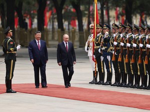 Momen Perbandingan Sambutan Xi Jinping Antara Putin dan Trump