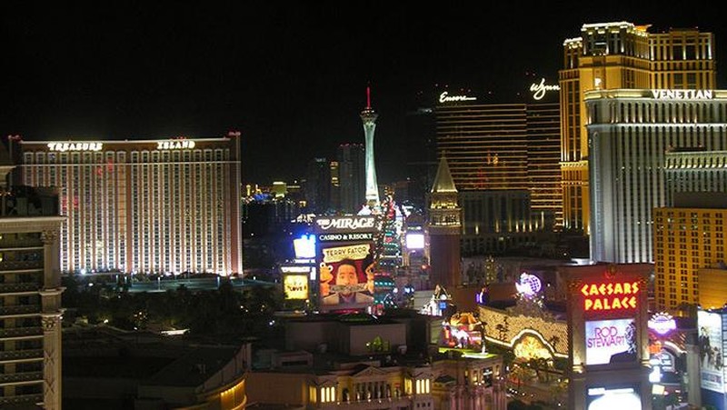 Sering lihat latar estetik di film Hollywood? Banyak warga lokal merasa gambaran itu jauh dari realita pahit. Ini daftar lokasi yang dianggap terlalu dibesar-besarkan menurut netizen.