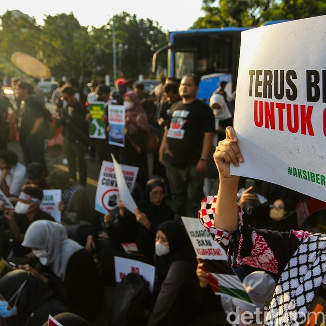 Aksi Kamisan ke-908 Soroti Isu Nasional hingga Penculikan WNI oleh Israel