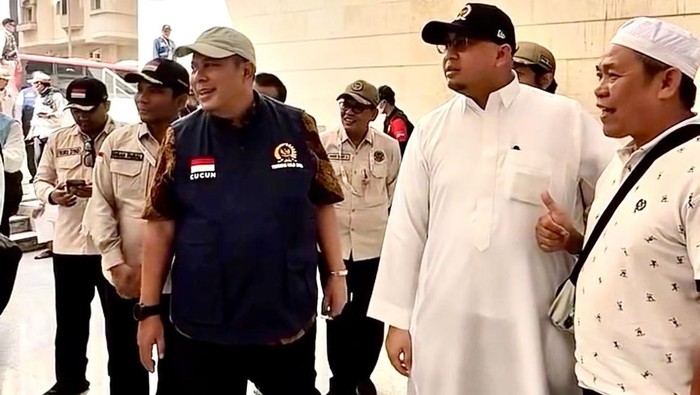 Andre Rosiade Salurkan 122 Sapi Kurban di Sumbar