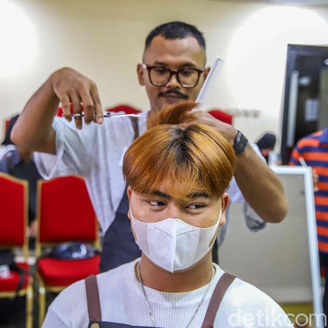 BNN Latih Pemuda Tanjung Priok Jadi Tukang Cukur