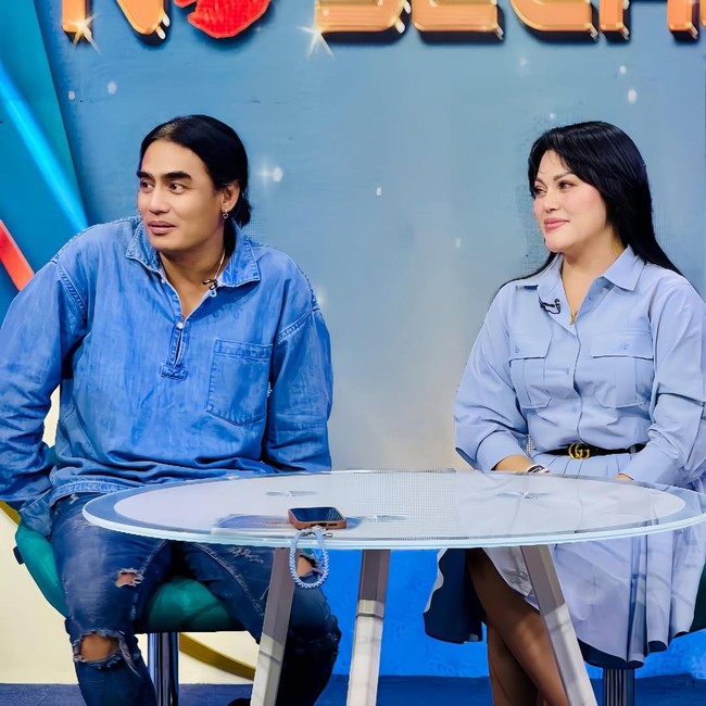 Charly Van Houten Ungkap Rahasia Awet Nikah 22 Tahun dengan Regina