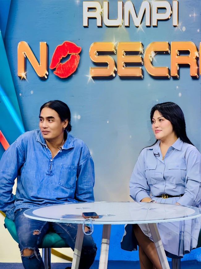Charly Van Houten Ungkap Rahasia Awet Nikah 22 Tahun dengan Regina