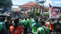Mereka menyampaikan aspirasi agar mantan Mendikbudristek, Nadiem Makarim divonis bebas dalam korupsi pengadaan Chromebook.
