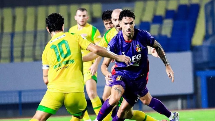 Duel Persik kontra Persebaya pada putaran pertama