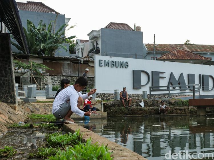 Embung Pemuda Jadi Ruang Santai Warga Jakarta