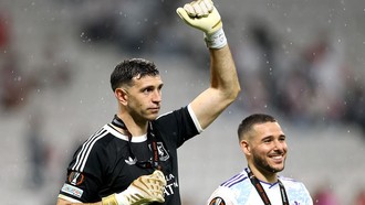 Emiliano Martinez Juara Liga Europa dengan Jari Patah