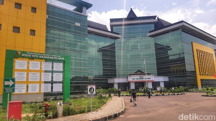 Gedung Rumah Sakit Umum Daerah (RSUD) Oto Iskandar Di Nata (Otista), Soreang, Kabupaten Bandung.
