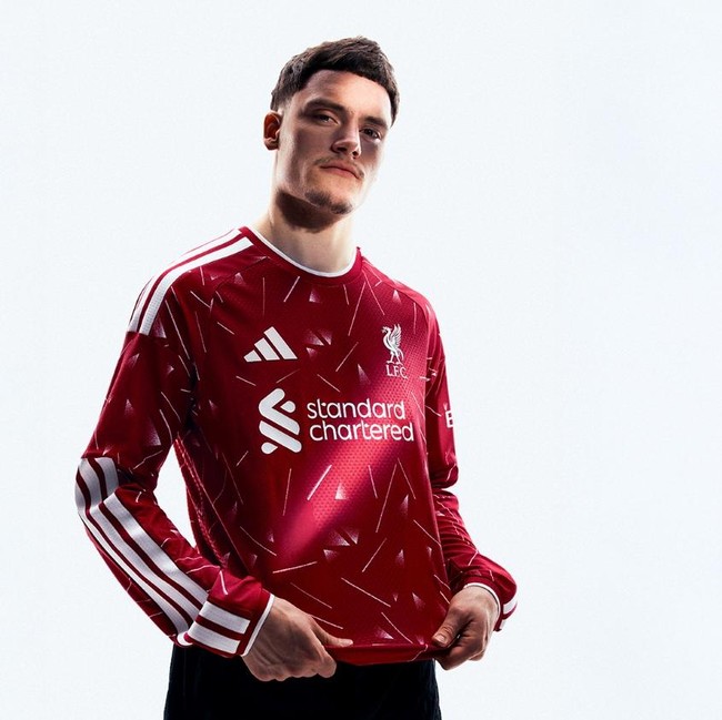 Ketika The Reds Bergaya Retro Musim Depan