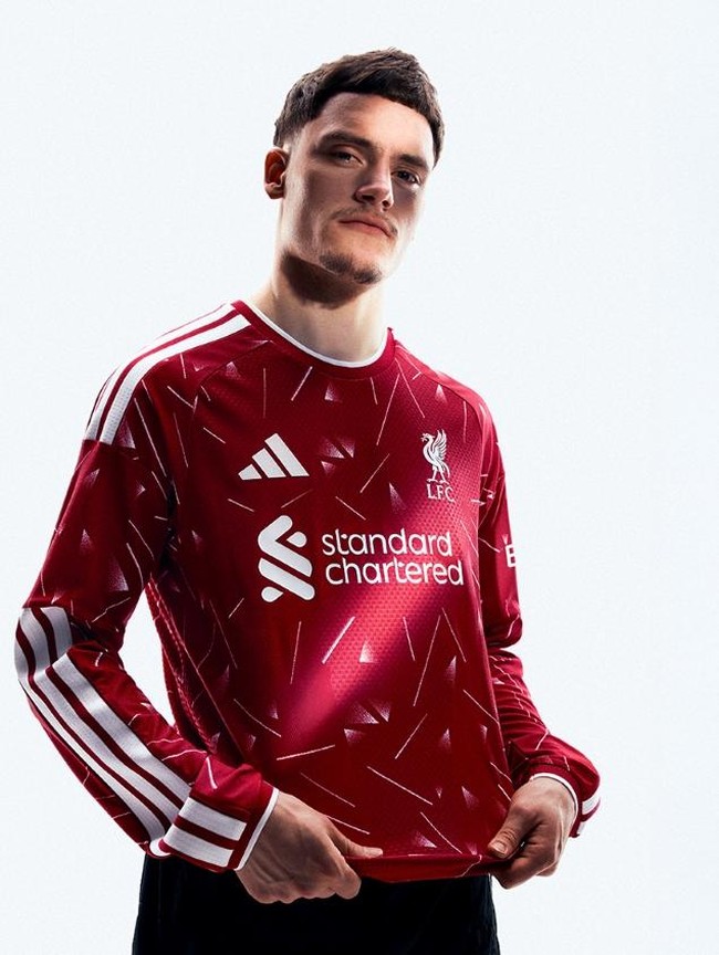 Ketika The Reds Bergaya Retro Musim Depan