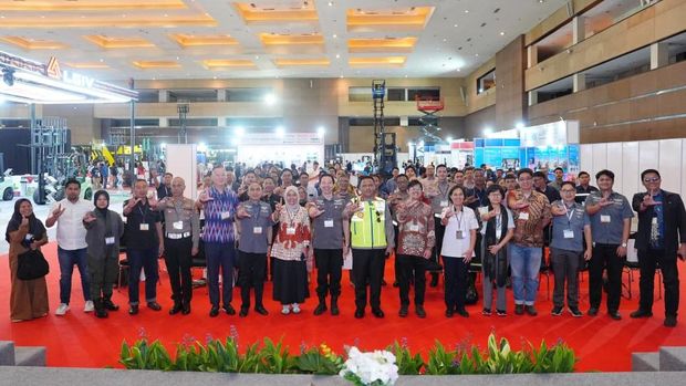 Kakorlantas Polri Irjen Agus Suryonugroho dalam acara seminar Kamselindo Series II di Jakarta Internasional Expo (JIEXPO) Kemayoran, Jakarta, Kamis (21/5/2026).