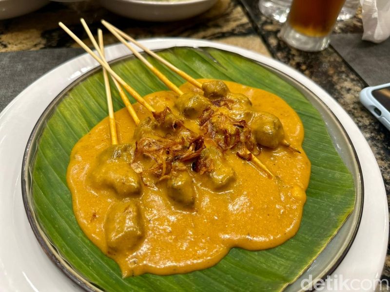 Kari Minang