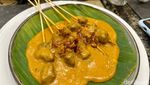 Lamak Bana! Tunjang dan Sate Lidah di Restoran Padang Premium Depok