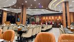 Lamak Bana! Tunjang dan Sate Lidah di Restoran Padang Premium Depok