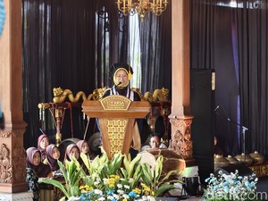 Cerita Alya, Anak Yatim Lulusan SMA CT Arsa Tembus 4 Kampus Luar Negeri