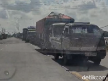 Truk Mogok Picu Kemacetan 1 Km Dekat Perlintasan KA Cerme Gresik