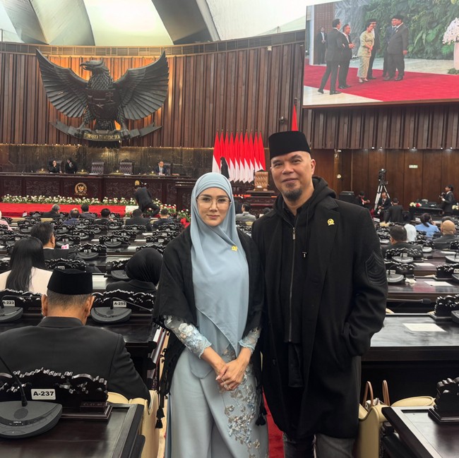 Gaya Kompak Mulan Jameela & Ahmad Dhani Ikut Rapat Paripurna DPR RI