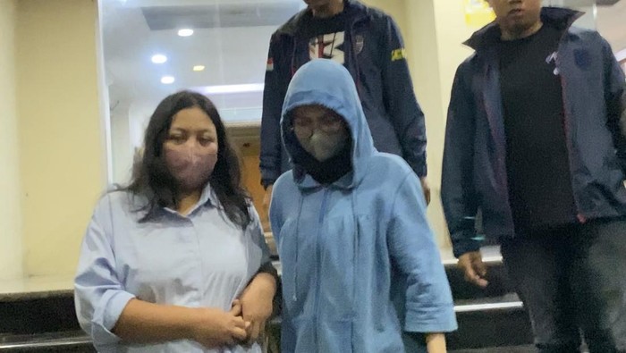 Muse model berinisial AJDV nangis-nangis setelah diperiksa polisi gara-gara menyebarkan hoax dibegal.