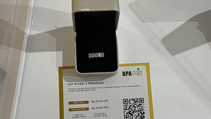 Cincin Sandra Dewi hasil barang rampasan perkara dilelang oleh Badan Pemulihan Aset Kejaksaan Agung (BPA Kejagung). Cincin Sandra Dewi tersebut telah laku terjual.