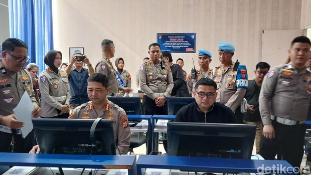 Polrestabes Makassar kini melayani pengurusan SIM C1. Nurul Hidayah/detiksulsel