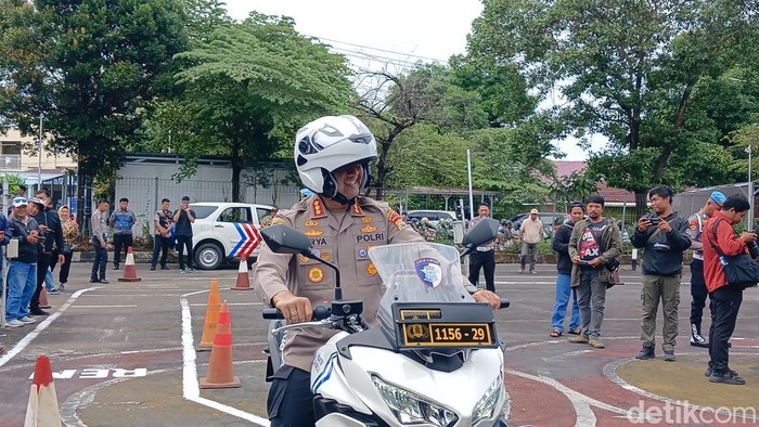 Polrestabes Makassar kini melayani pengurusan SIM C1. Nurul Hidayah/detiksulsel