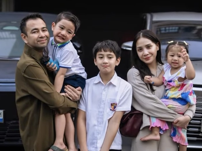 Raffi Ahmad berangkat Haji
