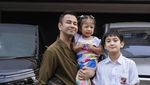 Haru Raffi Ahmad Pergi Haji Diantar Keluarga dan Sahabat